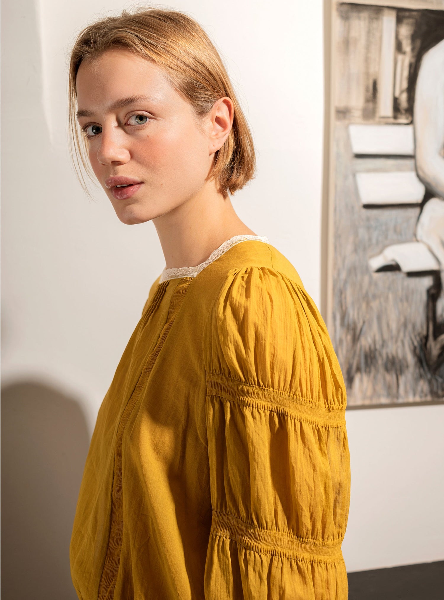 Blouse plissée et Dentelle de Calais-Caudry® ocre jaune Cotélac 