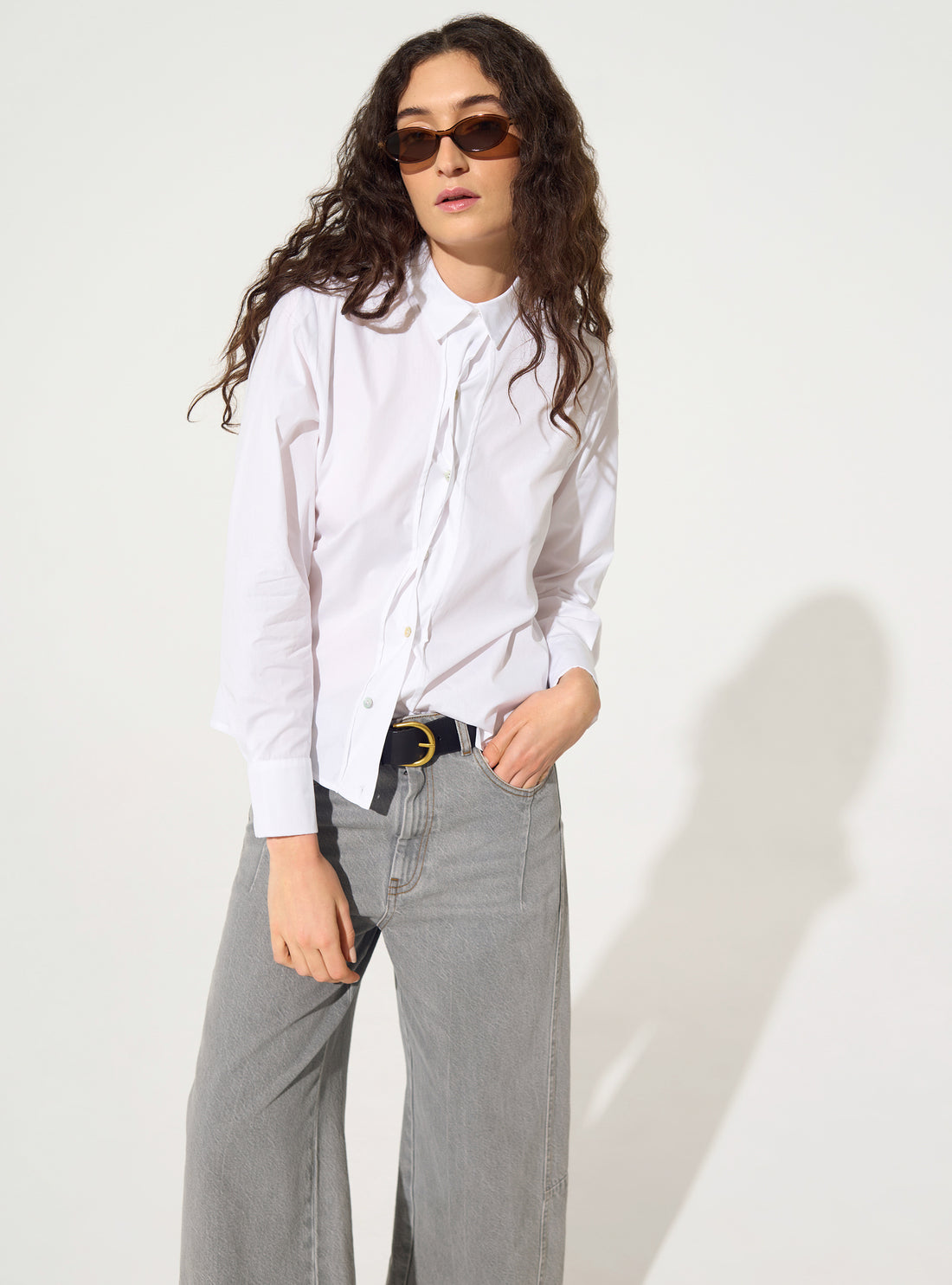 Straight white cotton shirt