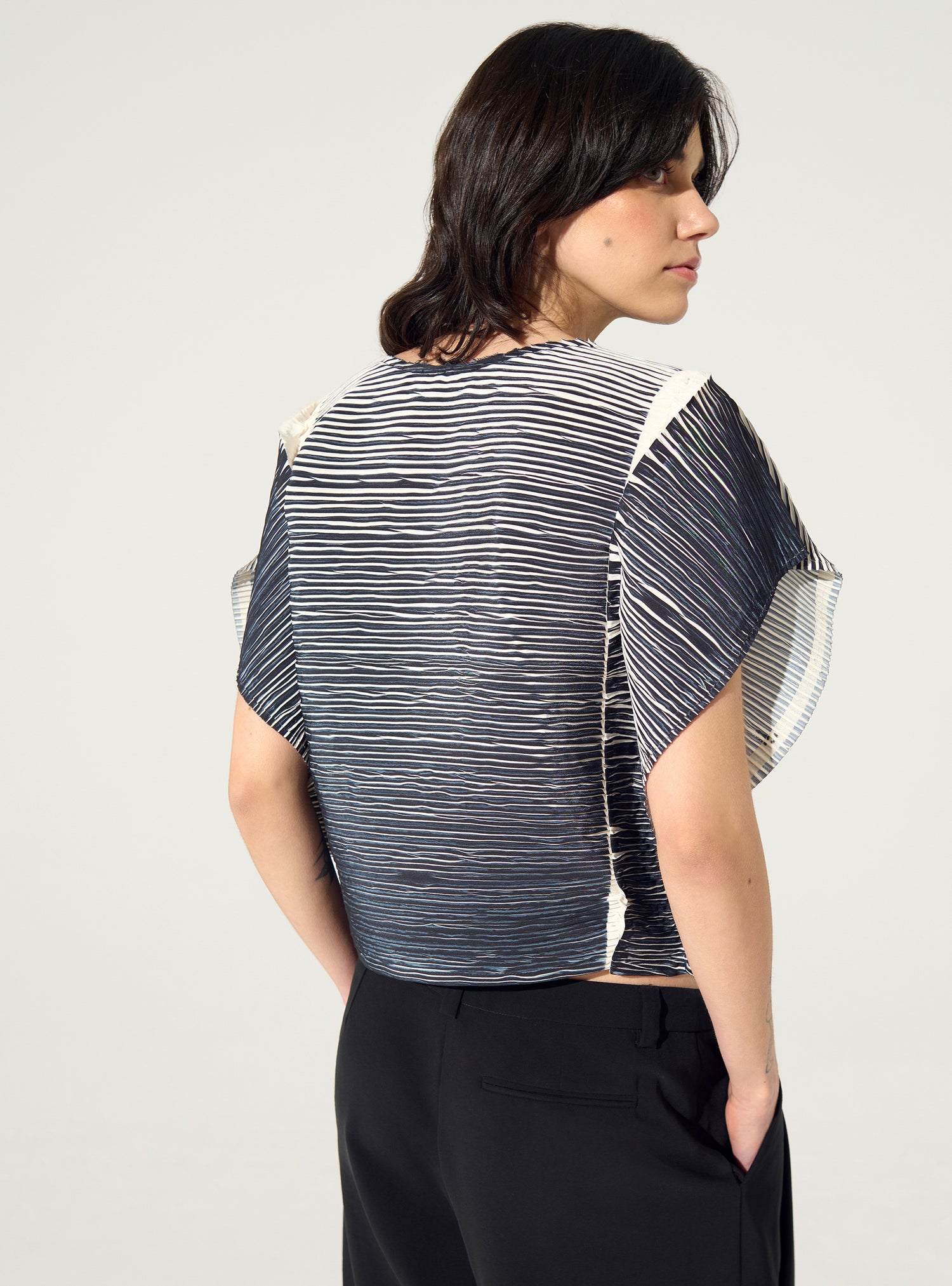 Black pleated straight blouse