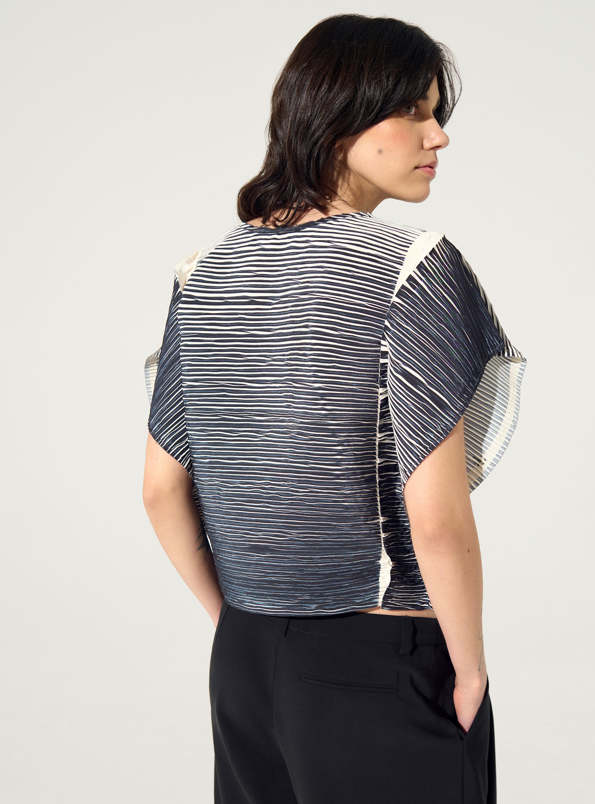 Black pleated straight blouse