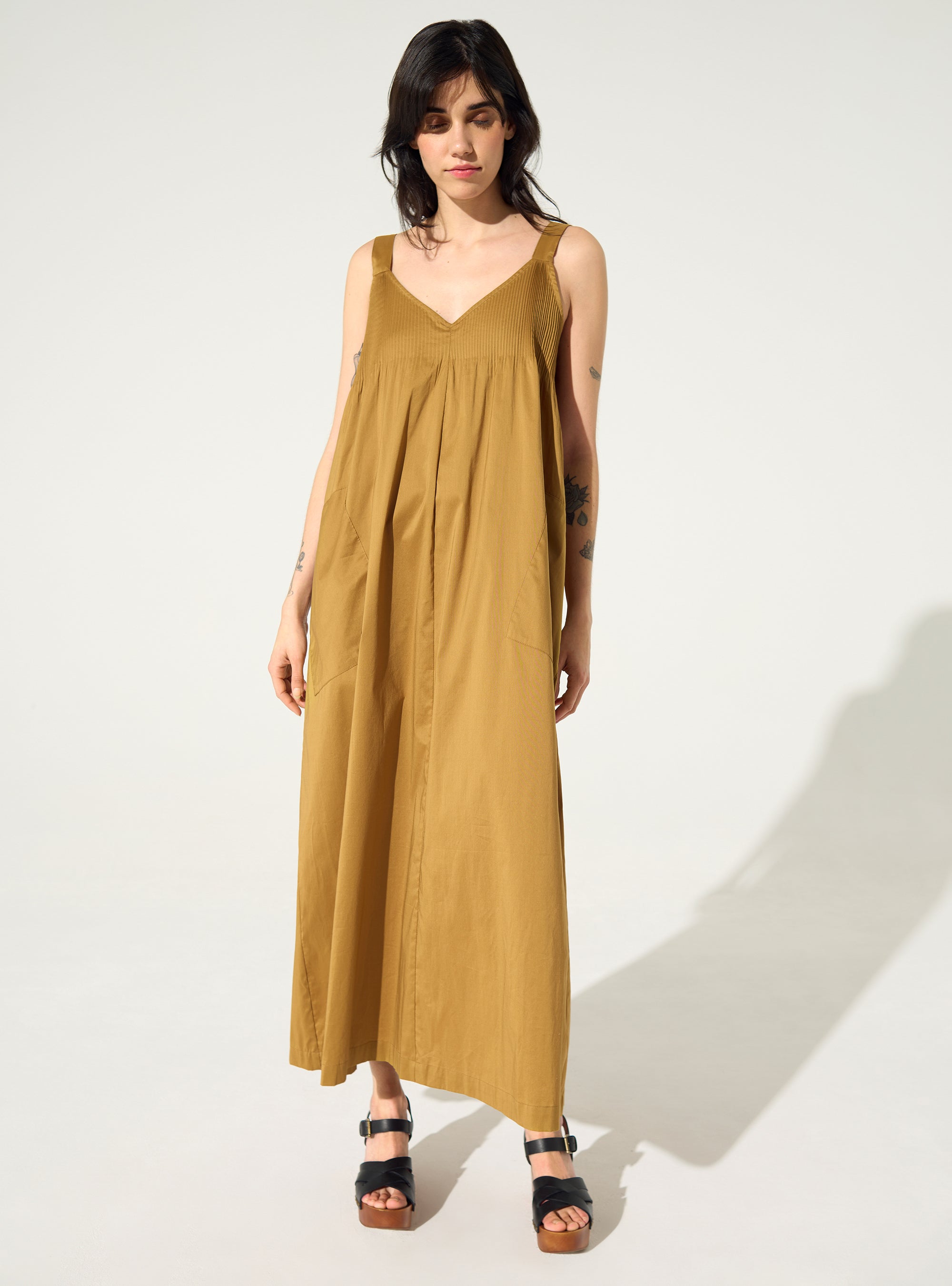 Robe longue plissée en coton marron