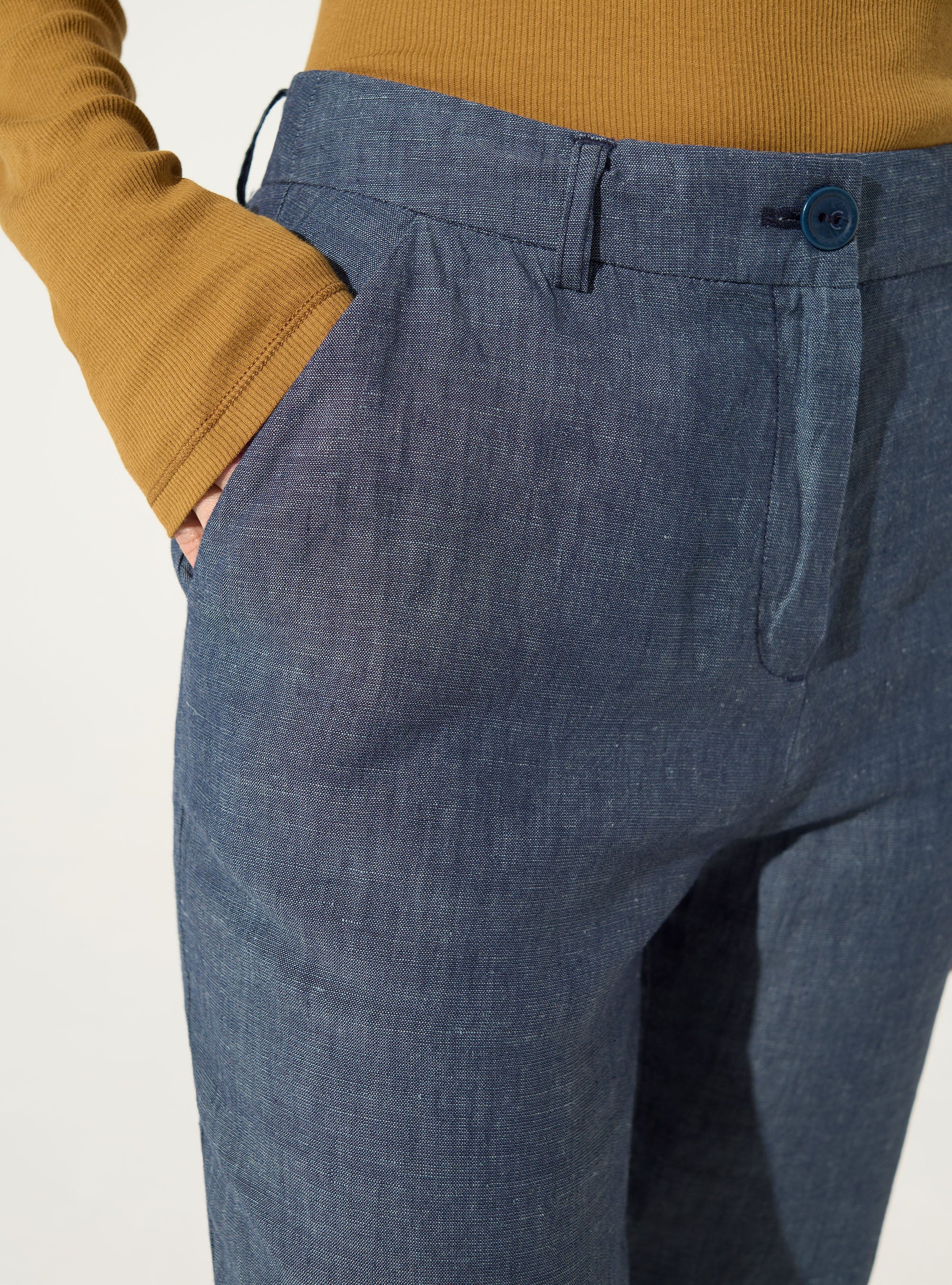 Straight-leg trousers in blue linen and cotton