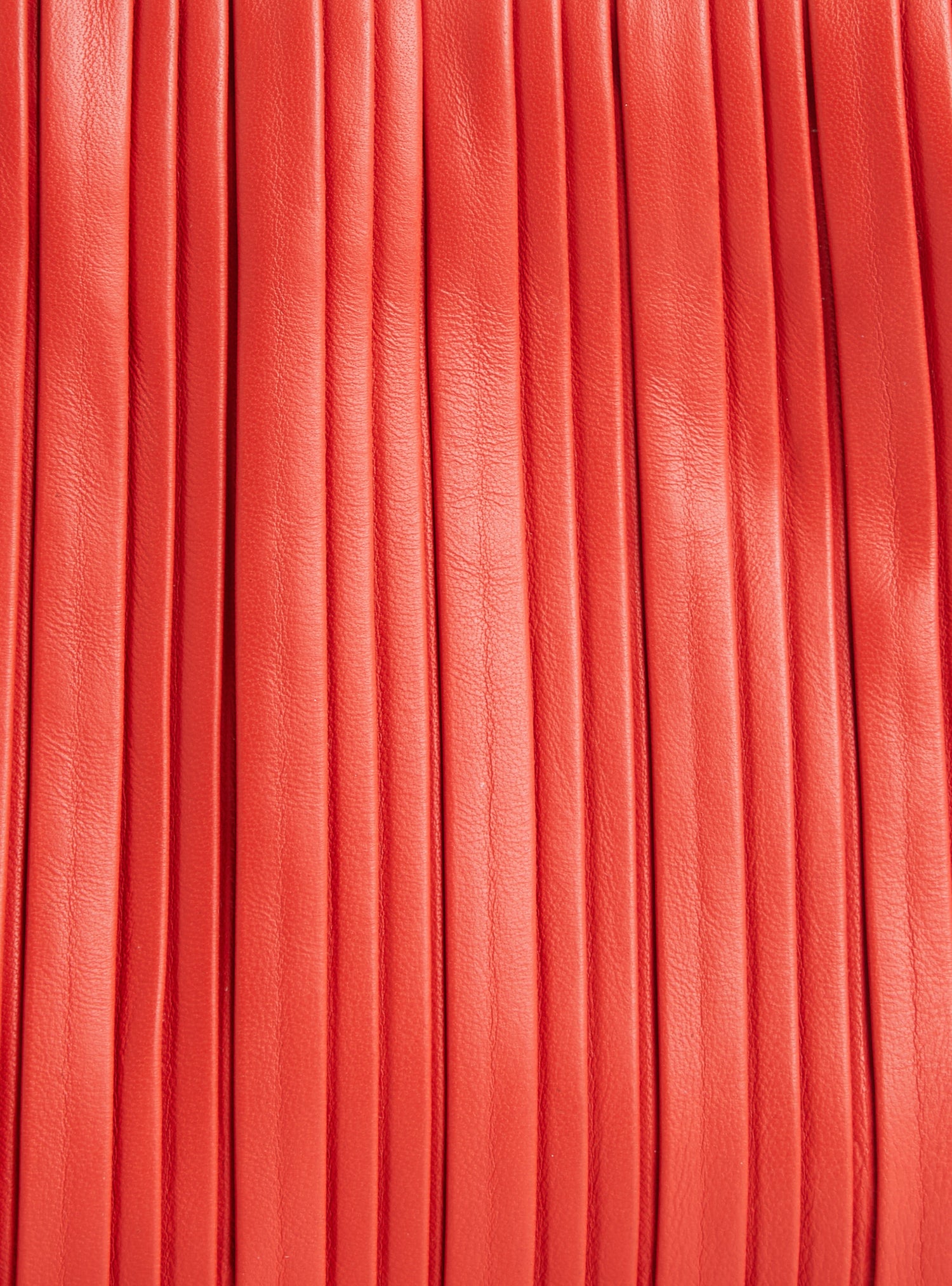 Rote, plissierte Ledertasche