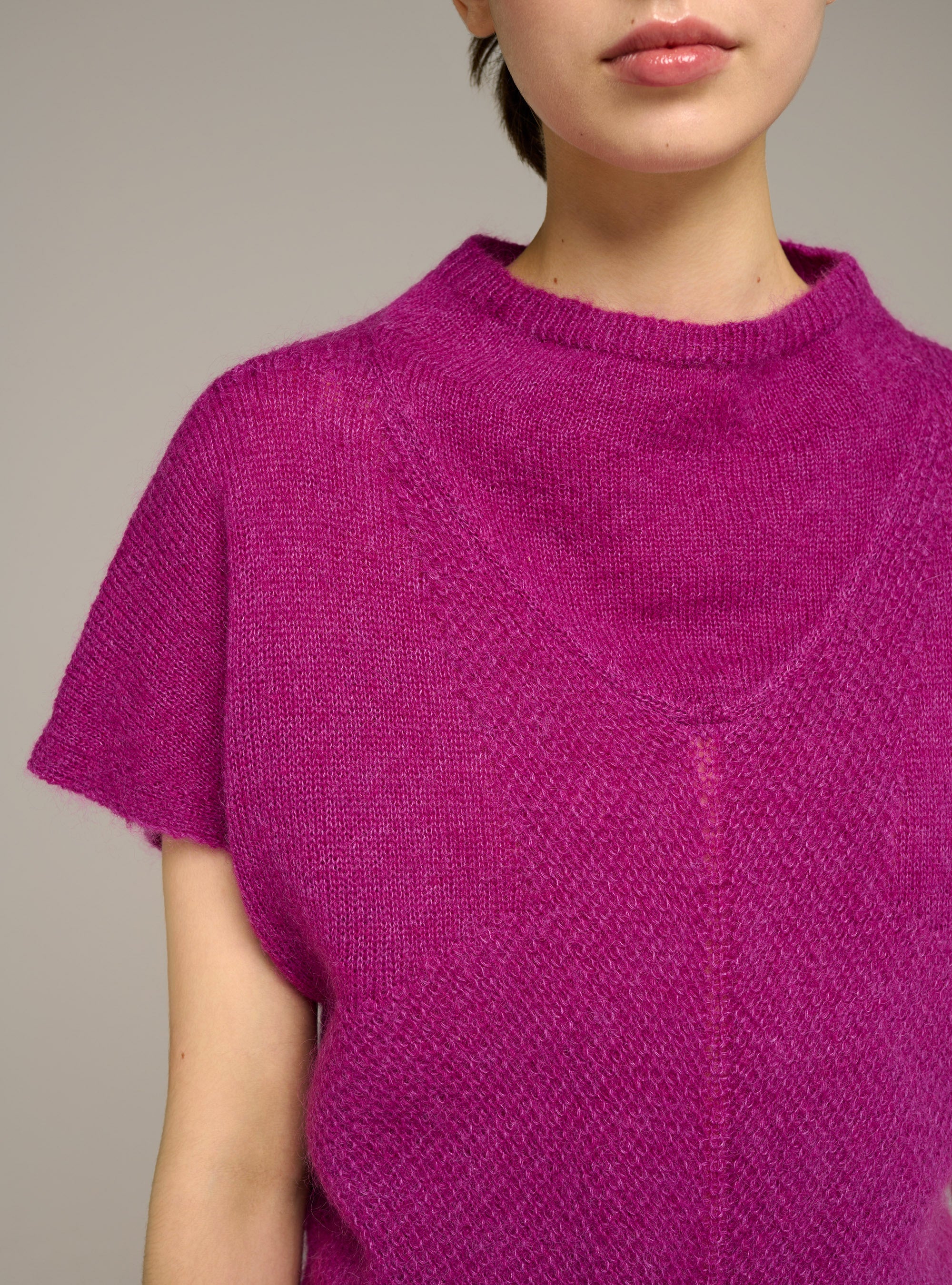 Taillierter Rundhals-Pullover Kurzarm