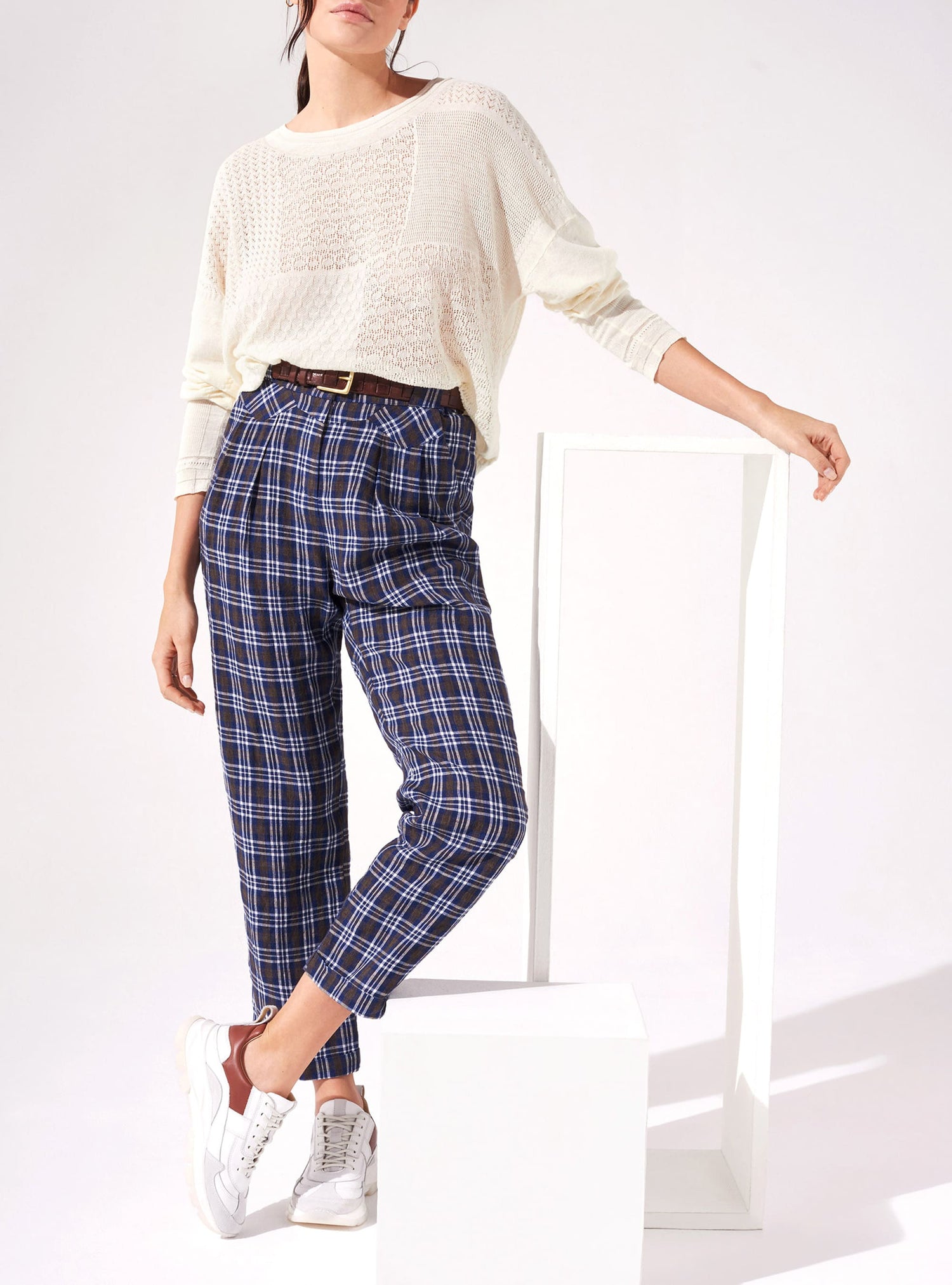 Linen Carrot Trousers