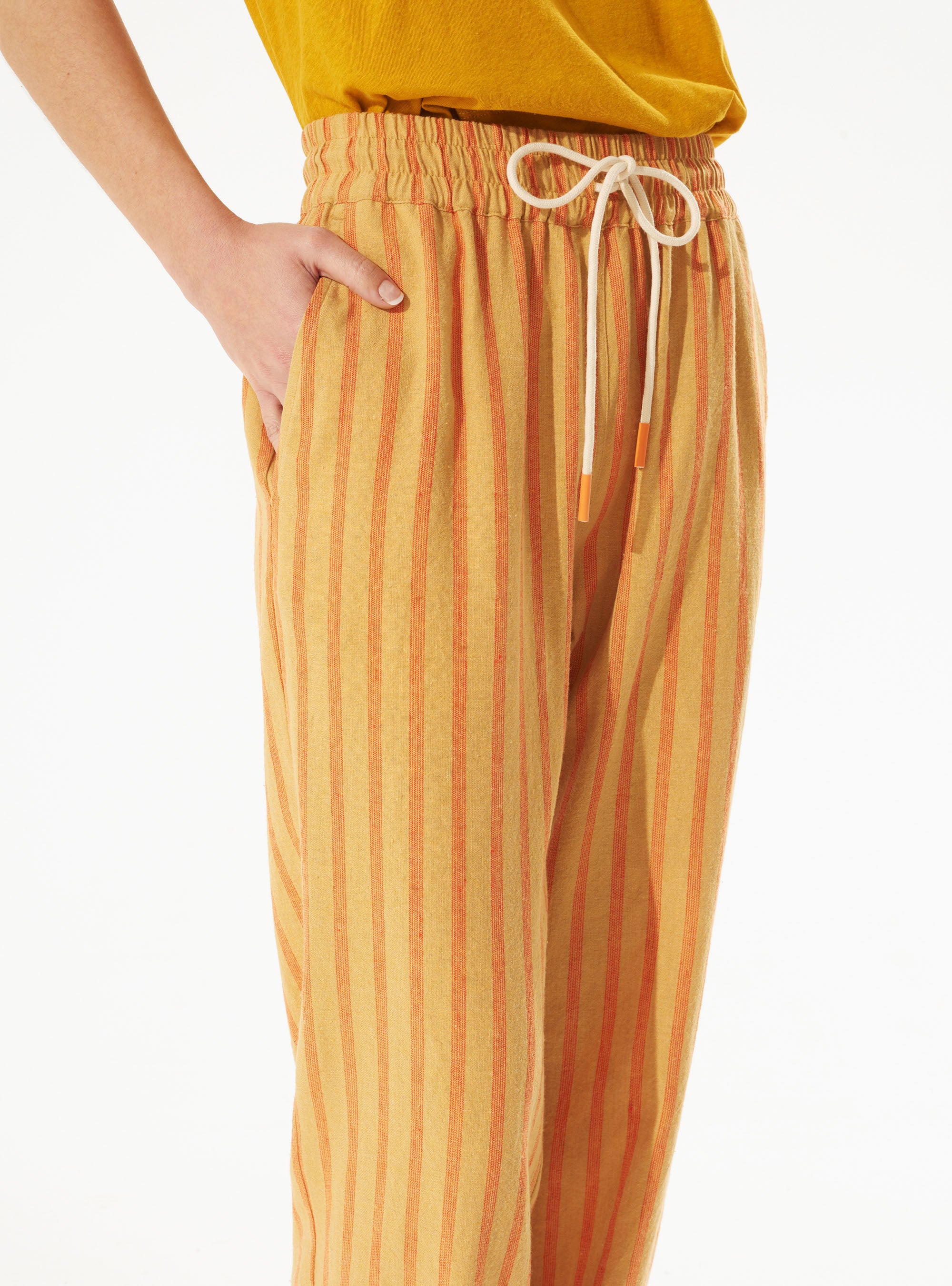 Hose mit weitem Bein