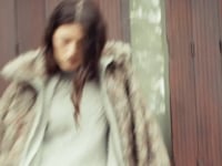 Eng anliegender Langarm-Pullover mit Rundhalsausschnitt aus Lochstrick